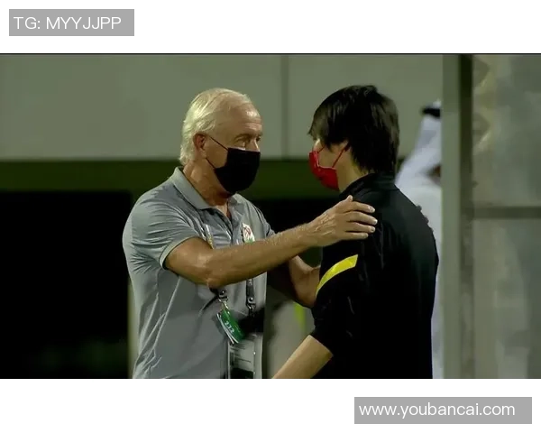 卡马赛克狂热版足球明星集结，畅享激情对战与收藏乐趣