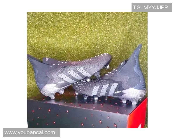 无鞋带足球鞋球星引领潮流突破传统激发球场新风尚